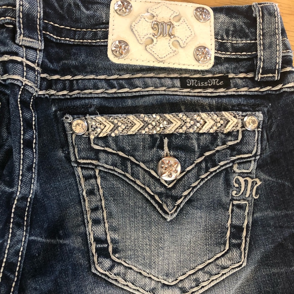 Miss Me distressed blue Buckle Jeans Size 27